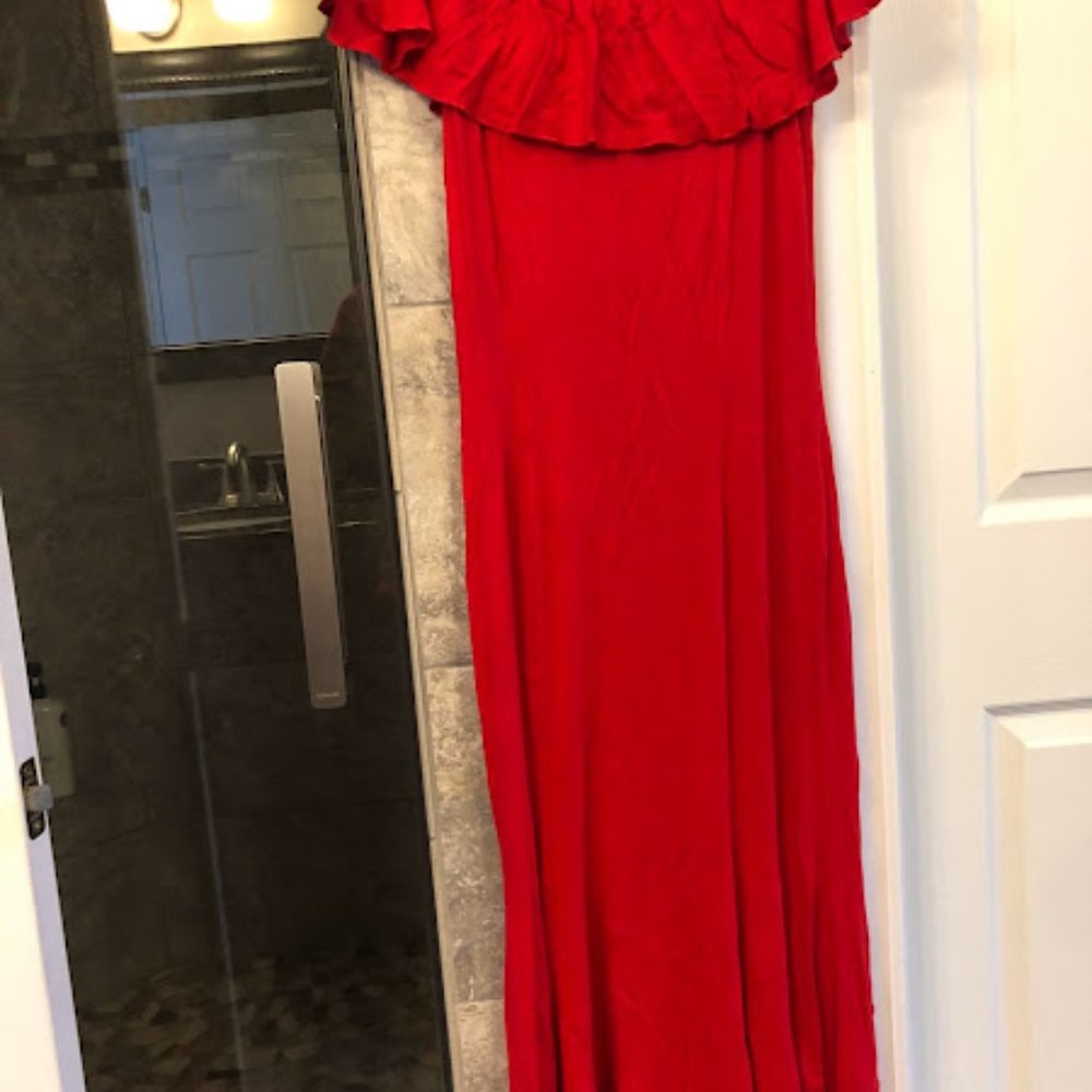 Red Dress - Picture 4 of 4